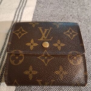 Louis Vuitton Monogram Key Holder in Brown and Gold